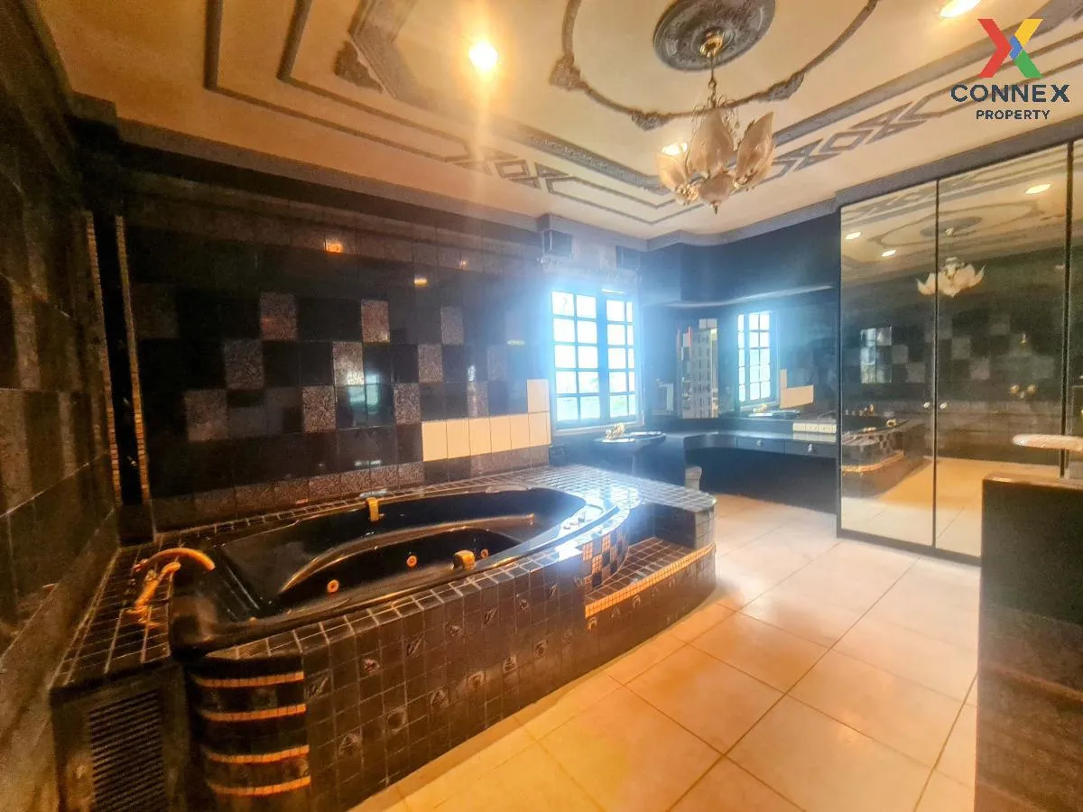 For Sale House , Baan Muang Thong 2/2 Phatthanakan 61 , nice view For Sale House , Baan Muang Thong 2/2 Phatthanakan 61 , nice view