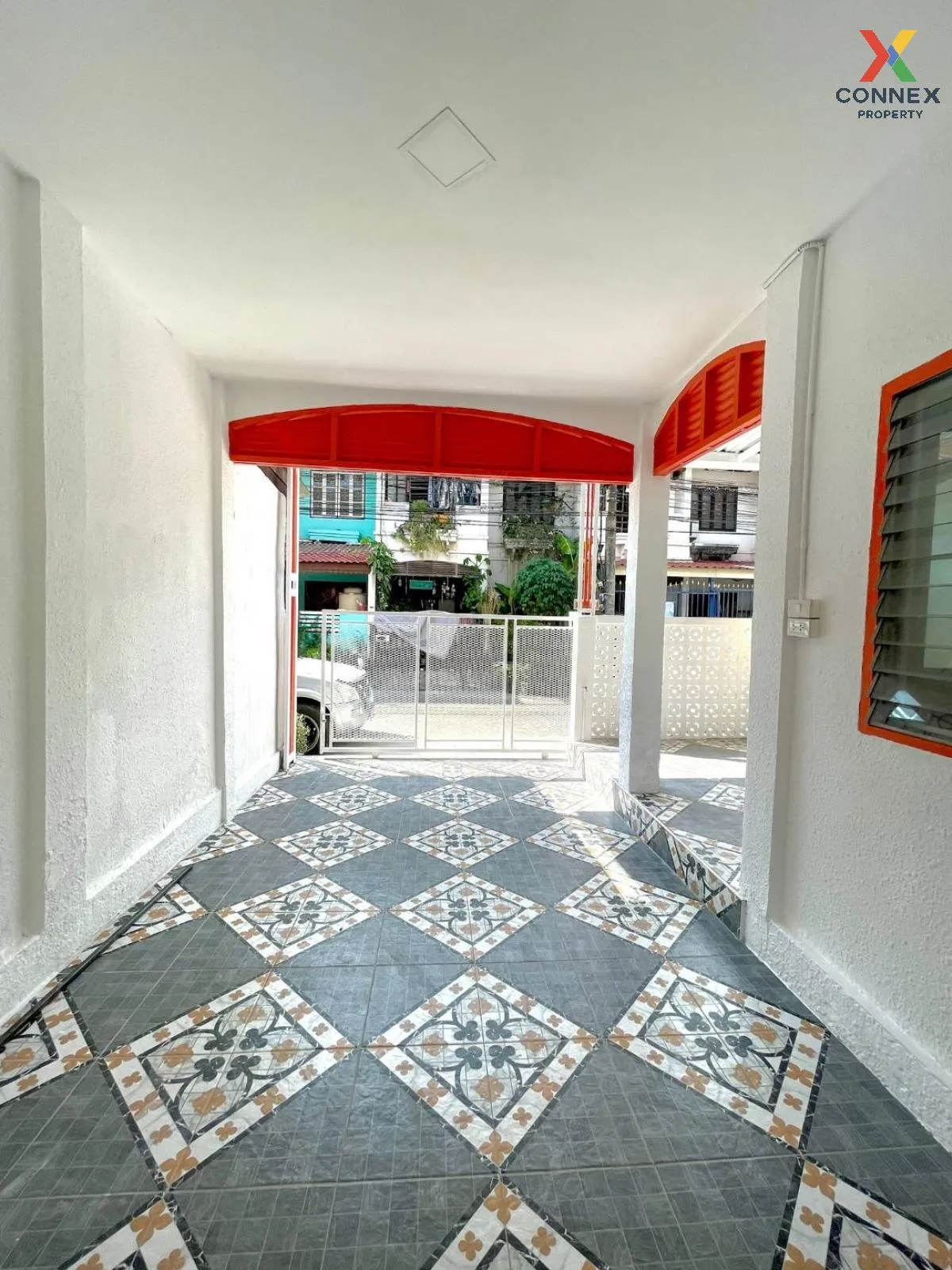 ขายทาวน์เฮ้าส์/ทาวน์โฮม  บ้านพรธิสาร 5 ลำผักกูด ธัญบุรี ปทุมธานี  4