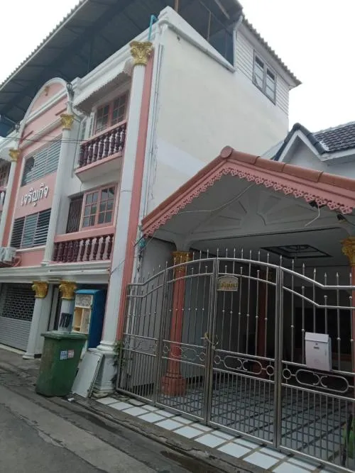 ขายอพาร์ทเม้นท์ 3ชั้น ใกล้มหาวิทยาลัยธุรกิจบัณฑิตย์ ซอยประชาชื่นนนทบุรี6 จ.นนทบุรี บางเขน เมืองนนทบุรี นนทบุรี CX-102661