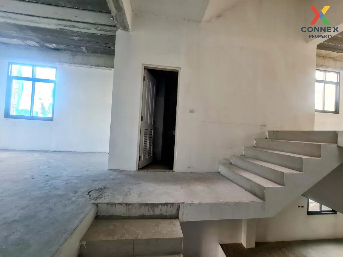 For Sale Commercial Building , Chic District Ram 53 , high floor 