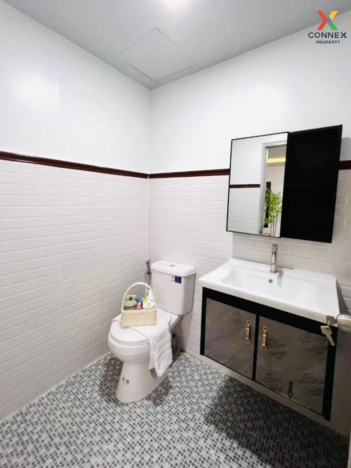 For Sale Townhouse/Townhome  , Baan Pruksa 11 , corner unit , new