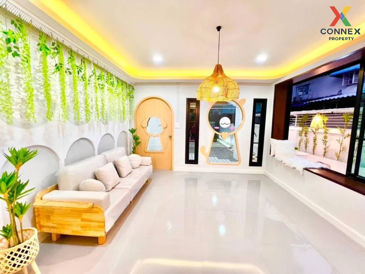 ขายทาวน์เฮ้าส์/ทาวน์โฮม  บ้านพิชาดา ห้องมุม รีโนเวทใหม่ พิมลราช บ