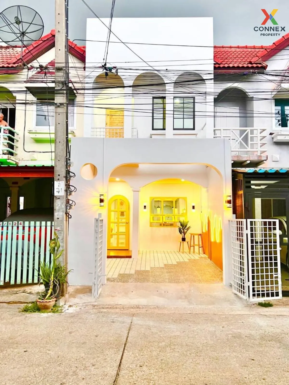 ขายทาวน์เฮ้าส์/ทาวน์โฮม  บ้านนครทองปาร์ควิว 1 รีโนเวทใหม่ บางบัวท 1