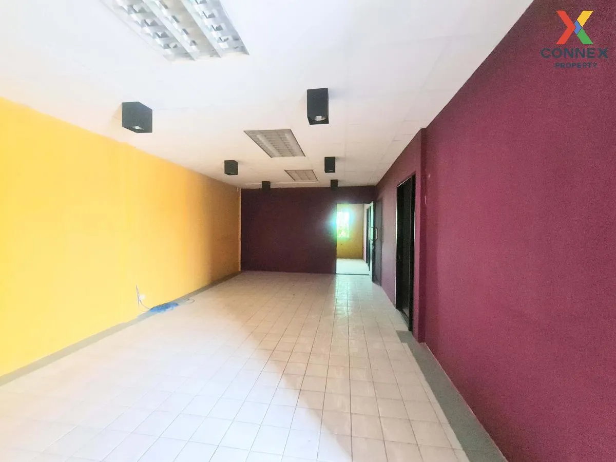 For Sale Commercial Building Serithai 32 , high floor , Khlong Ku