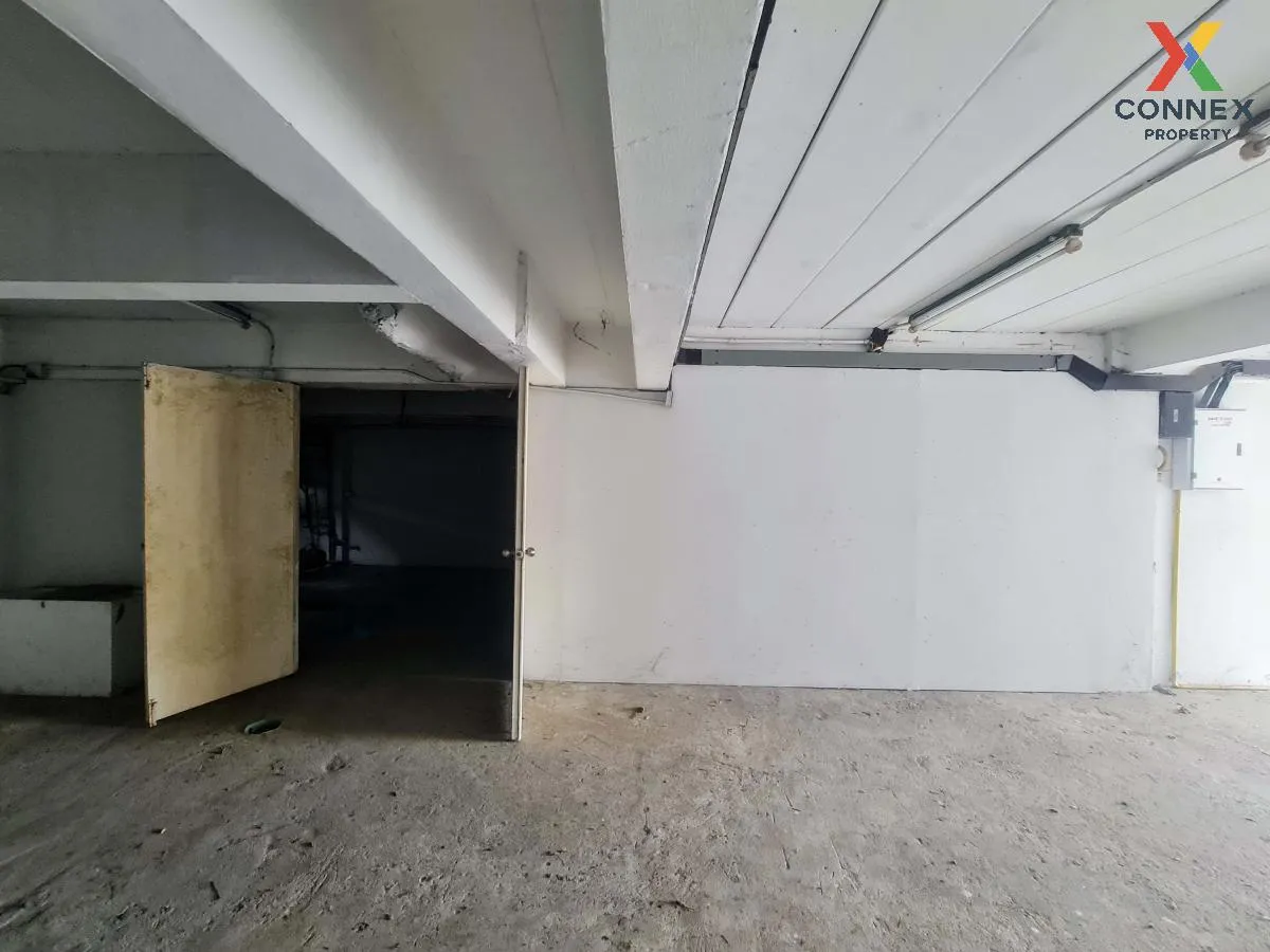 For Sale Commercial Building Serithai 32 , high floor , Khlong Ku 3