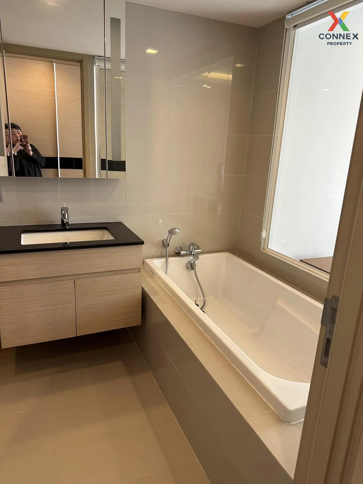 For Rent Condo , Via Botani , BTS-Phrom Phong , Khlong Toei Nuea 