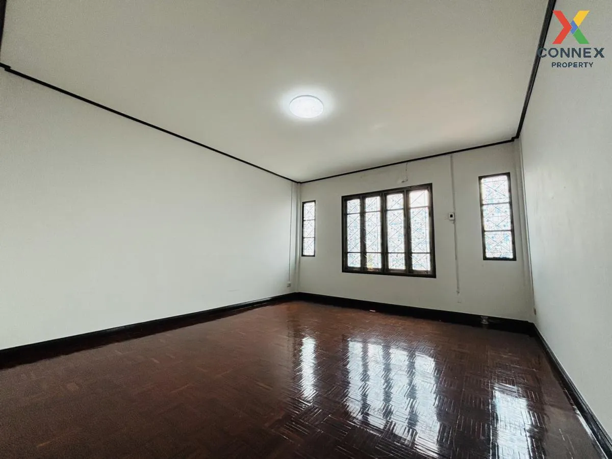For Sale Townhouse/Townhome  , Parichat Village 345 , Bang Khu Wa