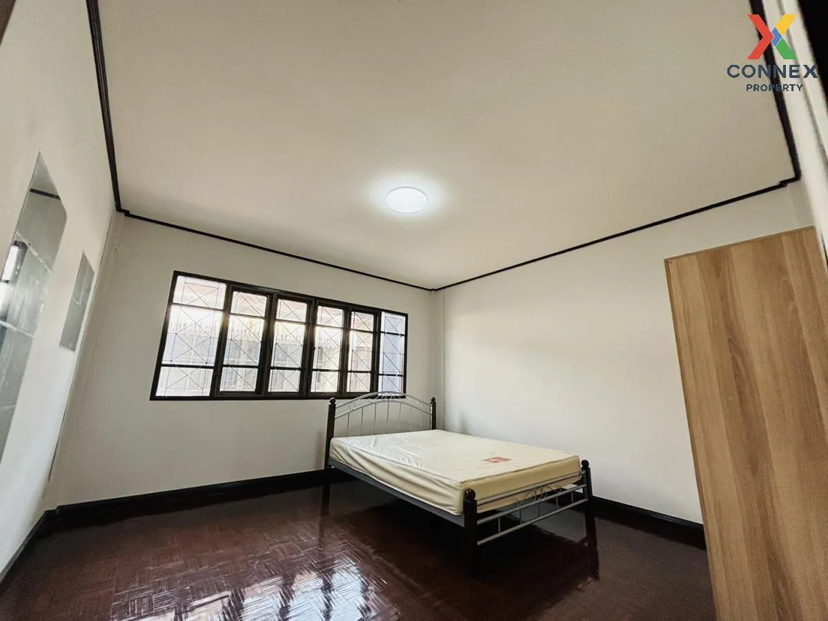 For Sale Townhouse/Townhome  , Parichat Village 345 , Bang Khu Wa