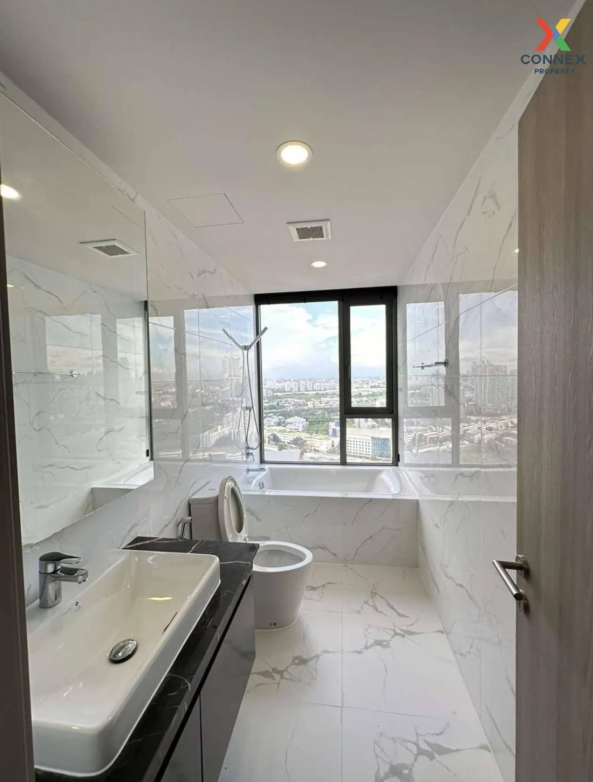 เช่าคอนโด  คลาวด์ ทองหล่อ-เพชรบุรี MRT-เพชรบุรี บางกะปิ เขต ห้วยข