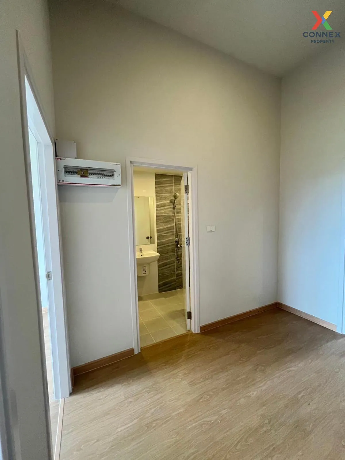 เช่าทาวน์เฮ้าส์/ทาวน์โฮม  แกรนด์เวโรน่า รามคำแหง - ร่มเกล้า มีนบุ 2