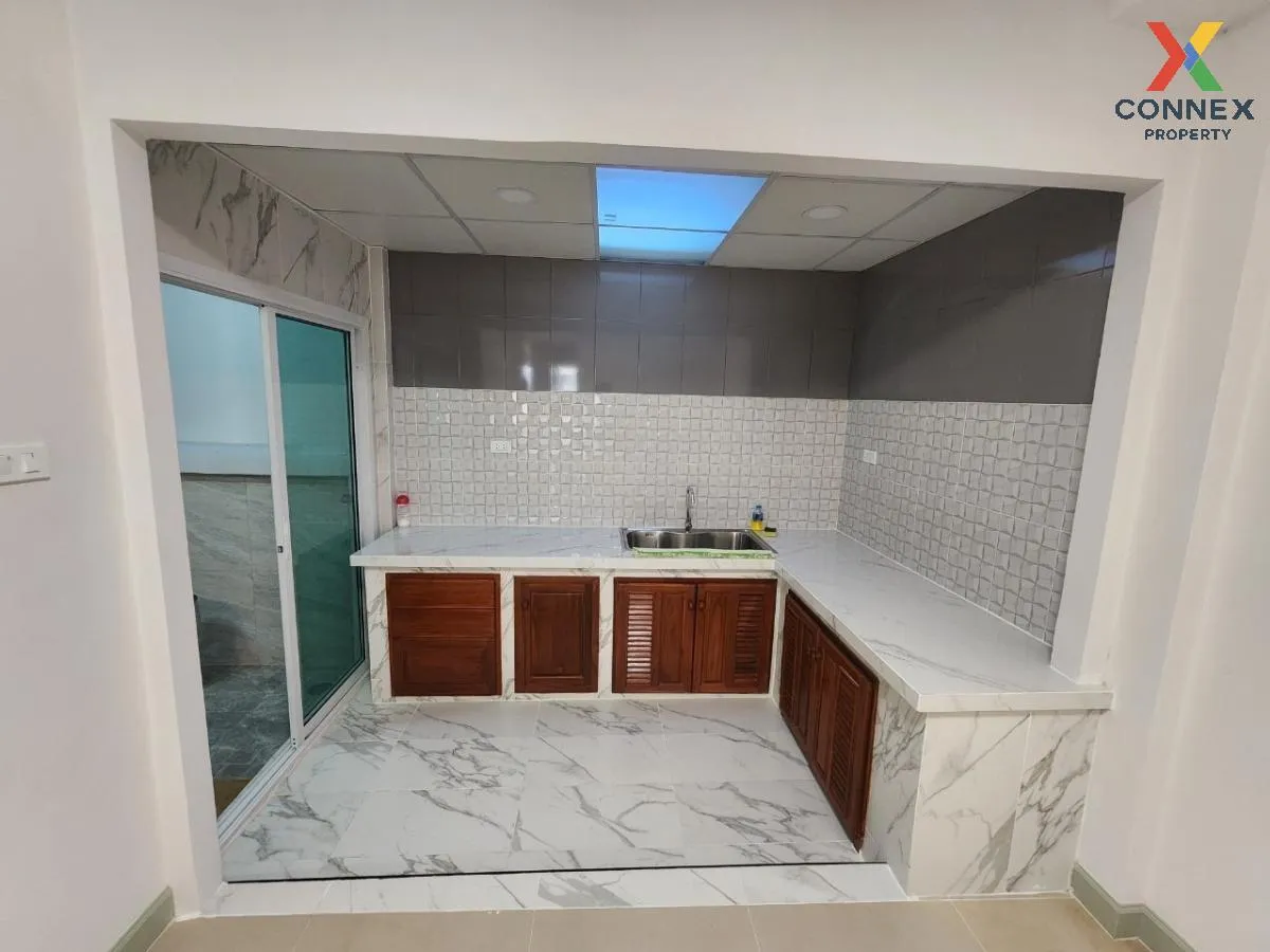 For Sale Townhouse/Townhome  , Wiset Suk Nakhon see fah , Phantha