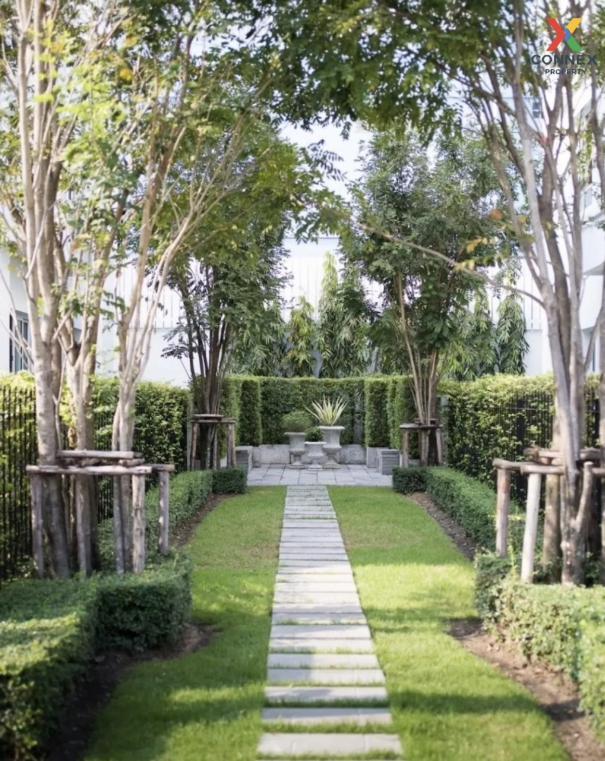 For Rent Townhouse/Townhome  , Leon Sukhumvit 62 , BTS-Bang Chak 