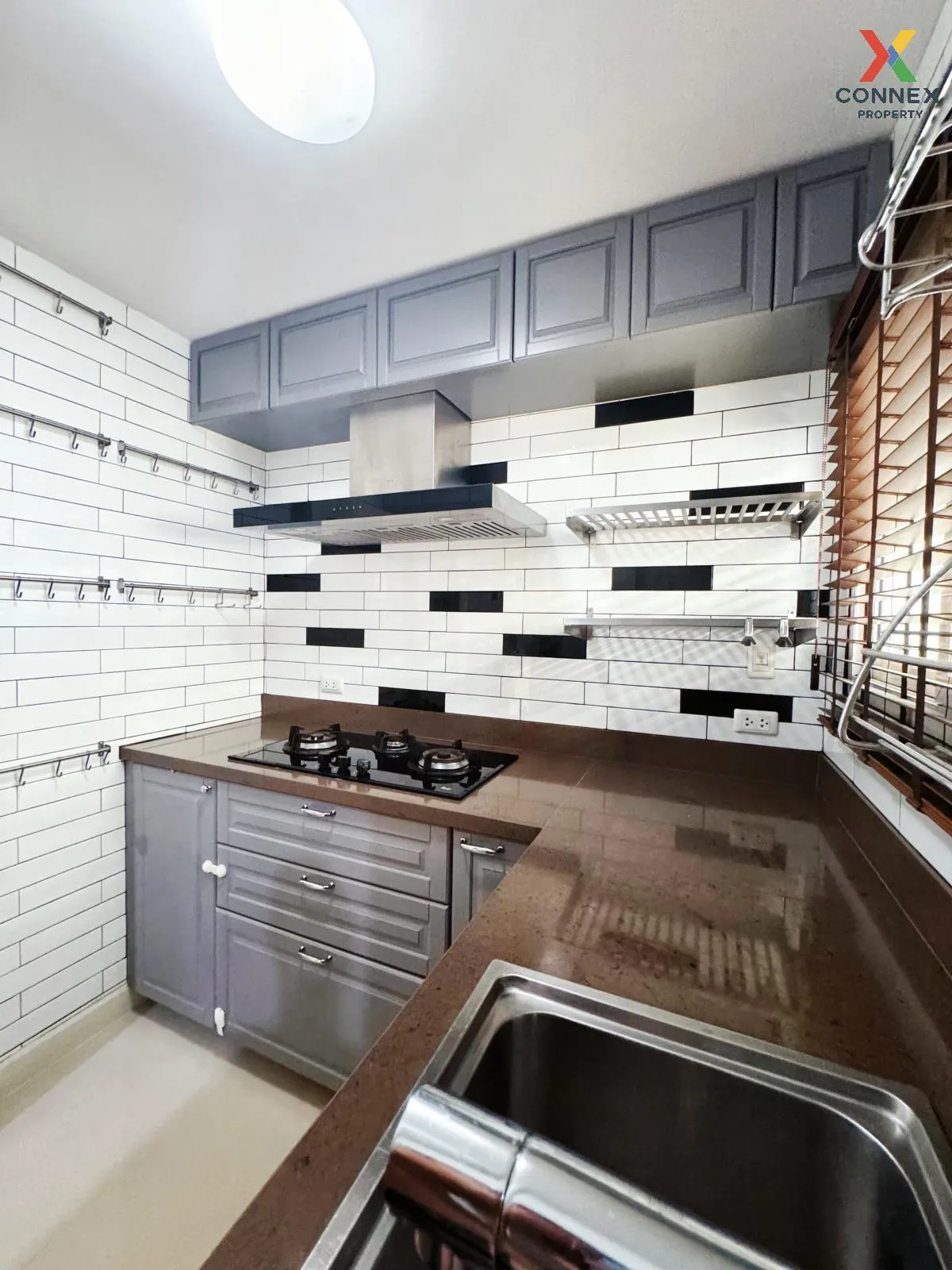 For Rent Townhouse/Townhome  , Leon Sukhumvit 62 , BTS-Bang Chak 