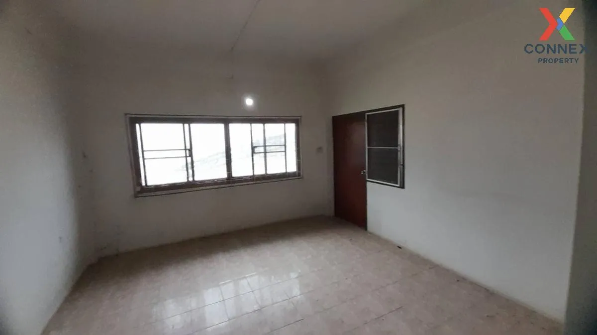 For Sale Commercial building, 4 floors, 3 units next to each othe