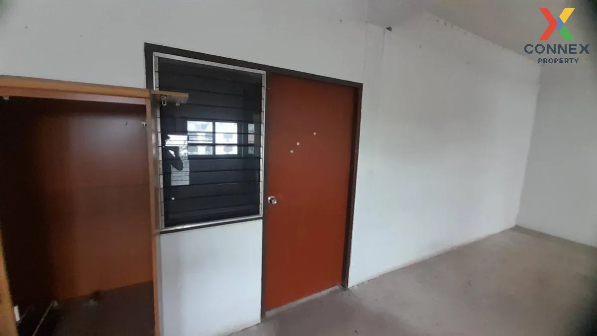 For Sale Commercial building, 4 floors, 3 units next to each othe