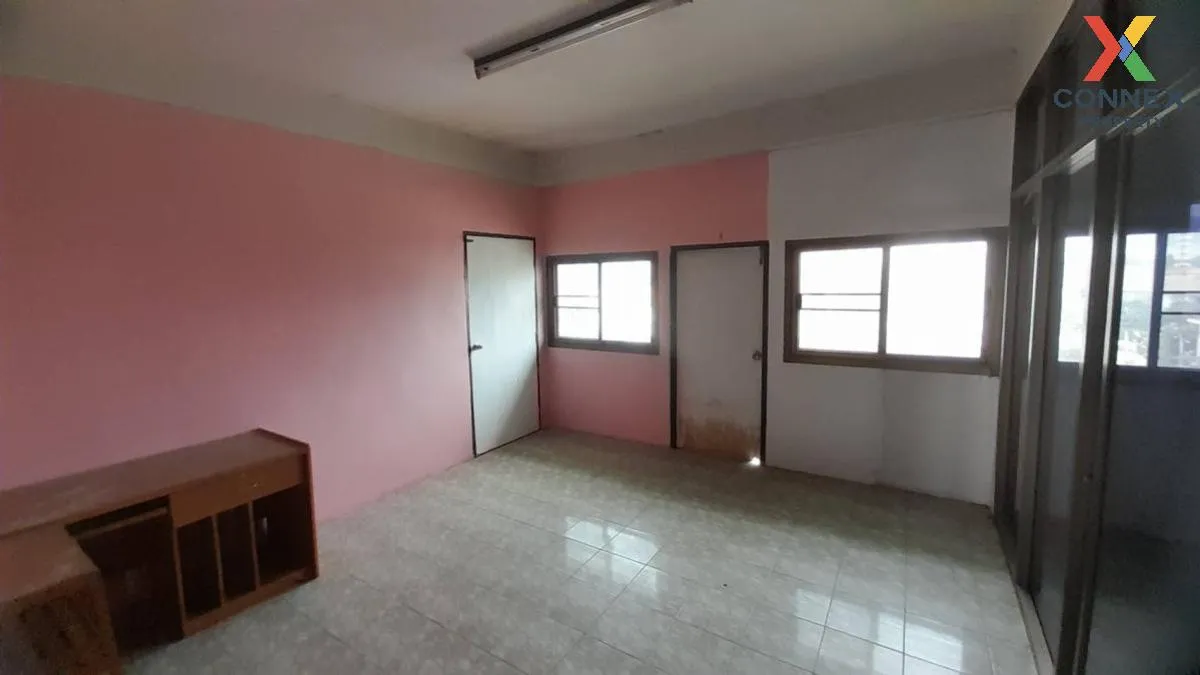 For Sale Commercial building, 4 floors, 3 units next to each othe