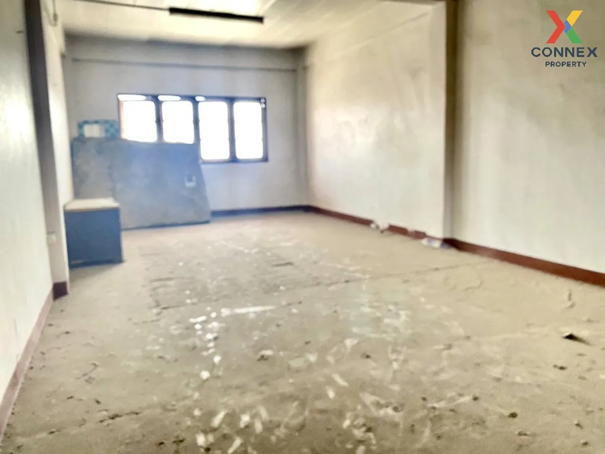 For Sale 3-storey commercial building, Udomkitta Road, Sriracha , For Sale 3-storey commercial building, Udomkitta Road, Sriracha , 4