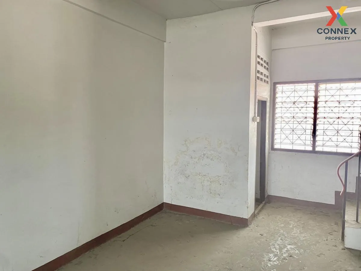 For Sale 3-storey commercial building, Udomkitta Road, Sriracha , For Sale 3-storey commercial building, Udomkitta Road, Sriracha ,