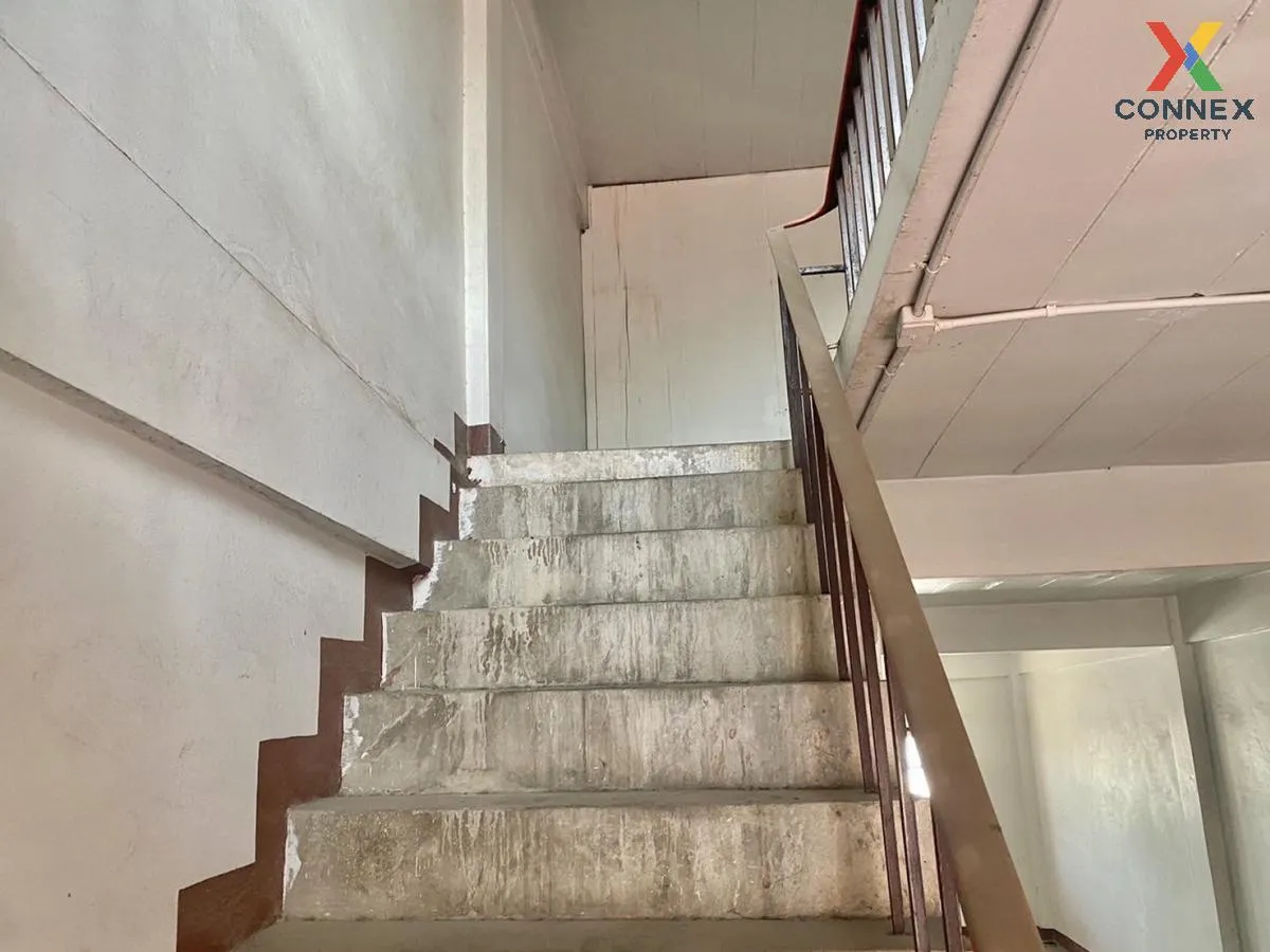 For Sale 3-storey commercial building, Udomkitta Road, Sriracha , For Sale 3-storey commercial building, Udomkitta Road, Sriracha ,