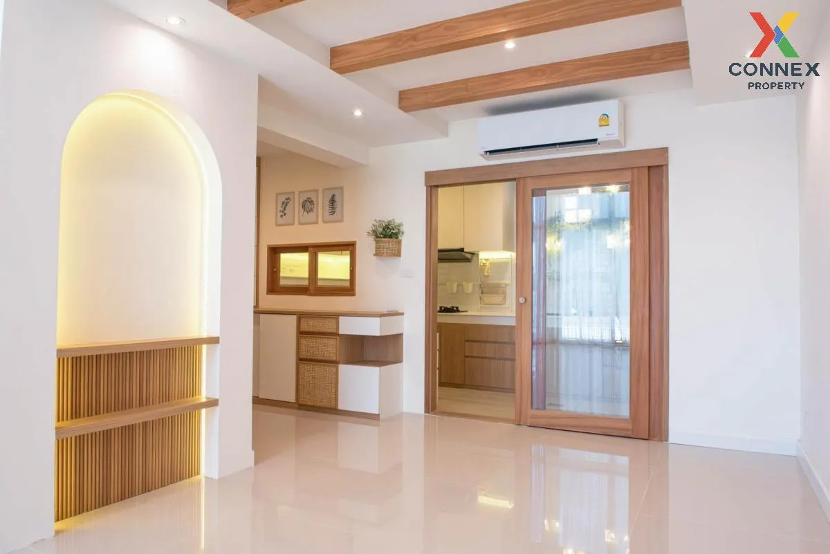 For Sale Townhouse/Townhome  , Patio Pattanakarn , Suan Luang , S 2