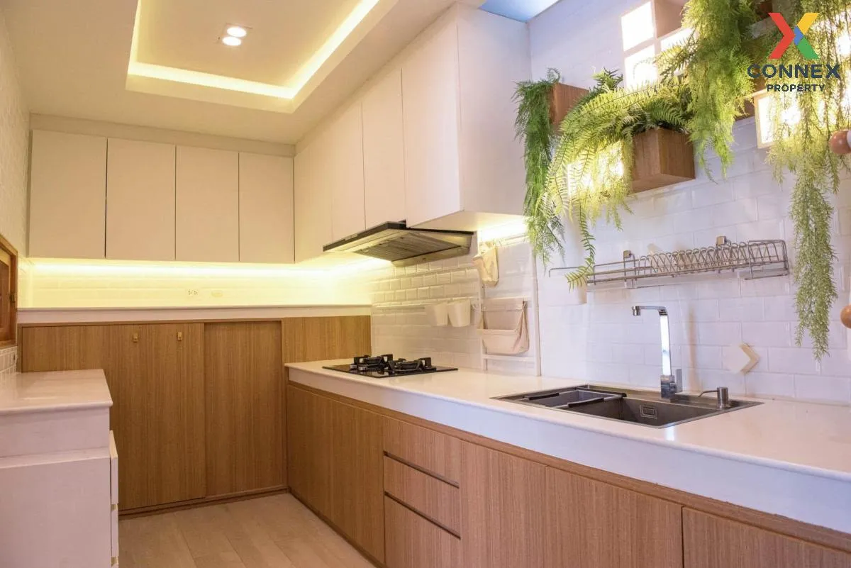 For Sale Townhouse/Townhome  , Patio Pattanakarn , Suan Luang , S