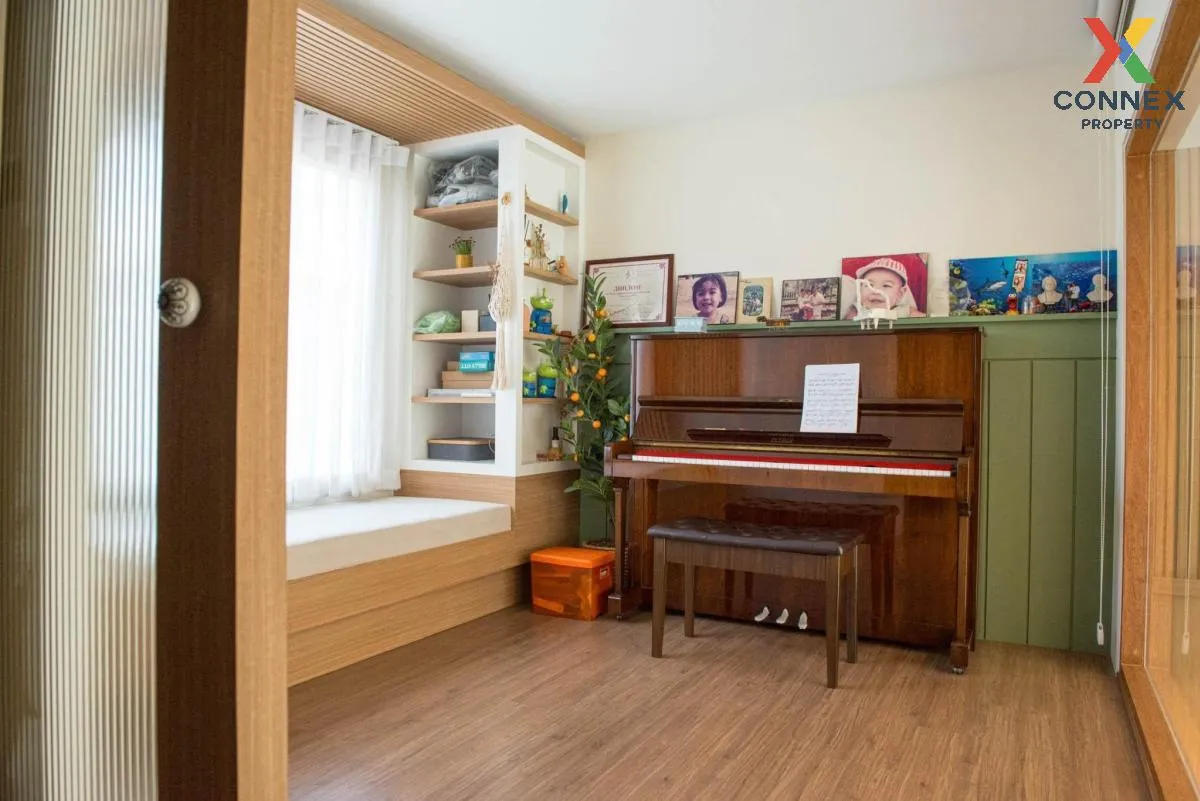 For Sale Townhouse/Townhome  , Patio Pattanakarn , Suan Luang , S