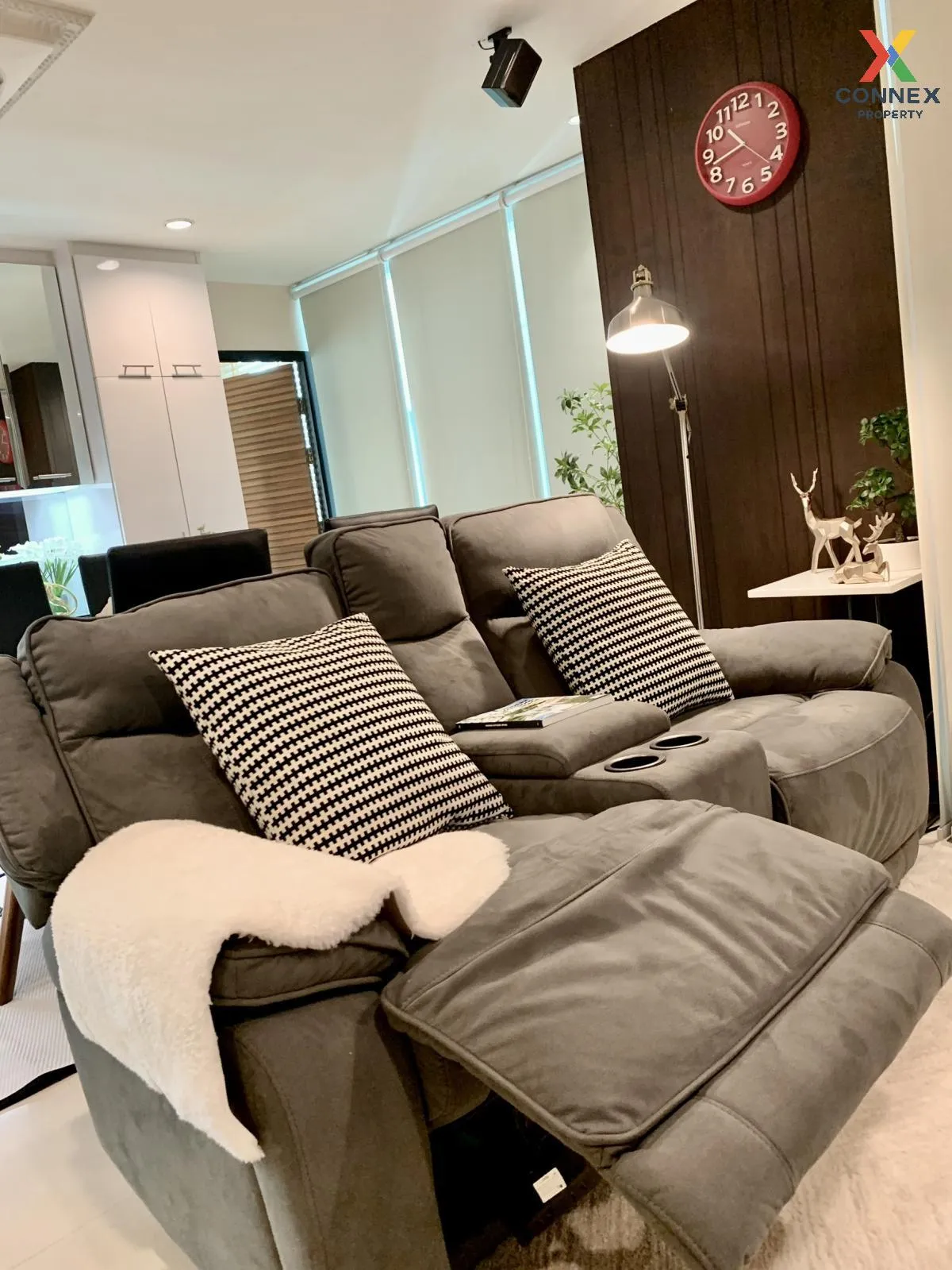 ขายคอนโด  สุขุมวิท ลิฟวิ่ง ทาวน์ ห้องมุม MRT-เพชรบุรี คลองเตยเหนื 3