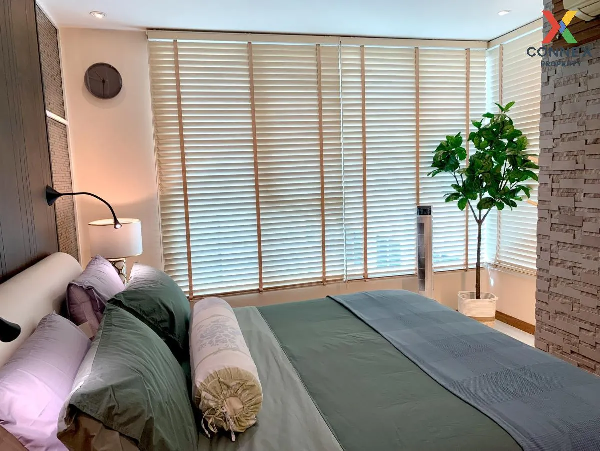 ขายคอนโด  สุขุมวิท ลิฟวิ่ง ทาวน์ ห้องมุม MRT-เพชรบุรี คลองเตยเหนื