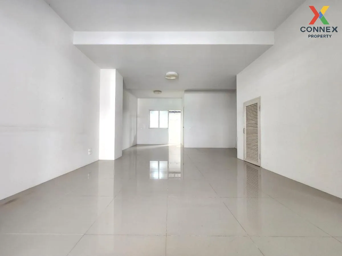 ขายทาวน์เฮ้าส์/ทาวน์โฮม  แฟมิลี่ซิตี้ พานทอง หนองกะขะ พานทอง ชลบุ