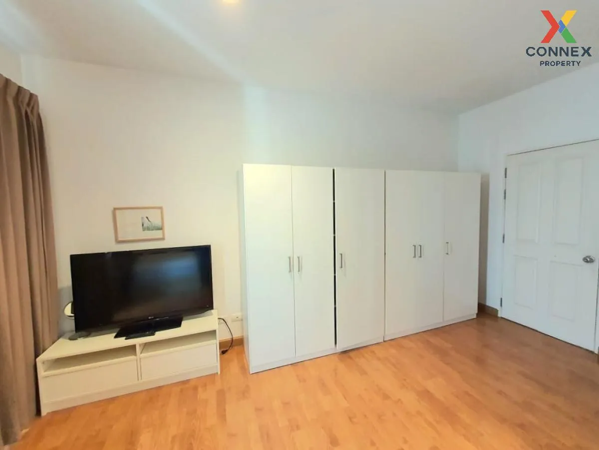 For Rent Townhouse/Townhome  , Baan Klang Muang S - Sense Srinakh