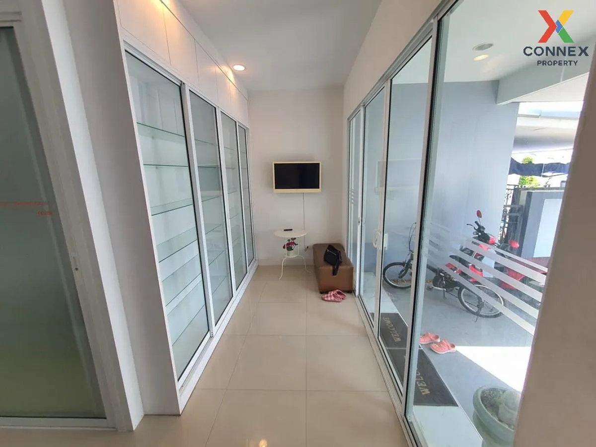 For Rent Townhouse/Townhome  , Baan Klang Muang S - Sense Srinakh 2