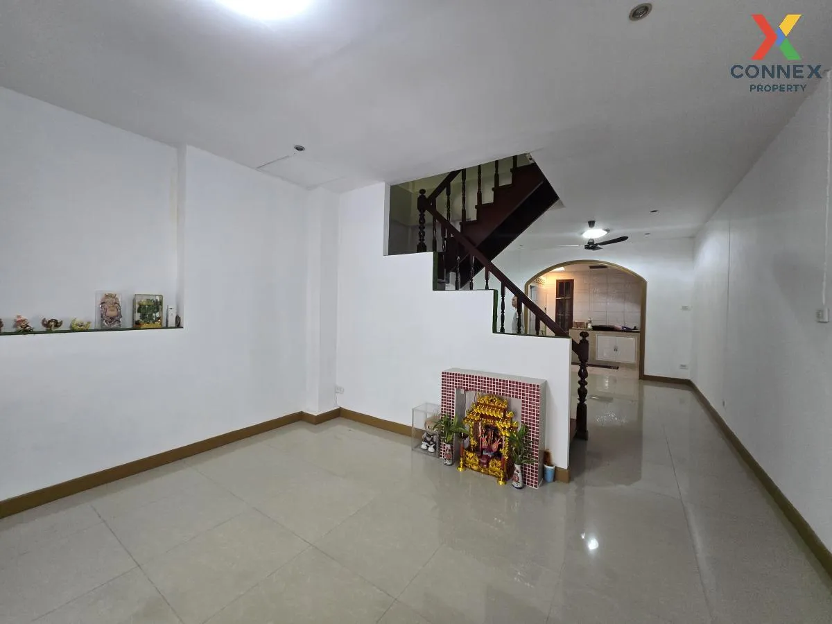 For Sale Townhouse/Townhome  , Suetrong Phahonyothin 52 , newly r For Sale Townhouse/Townhome  , Suetrong Phahonyothin 52 , newly r