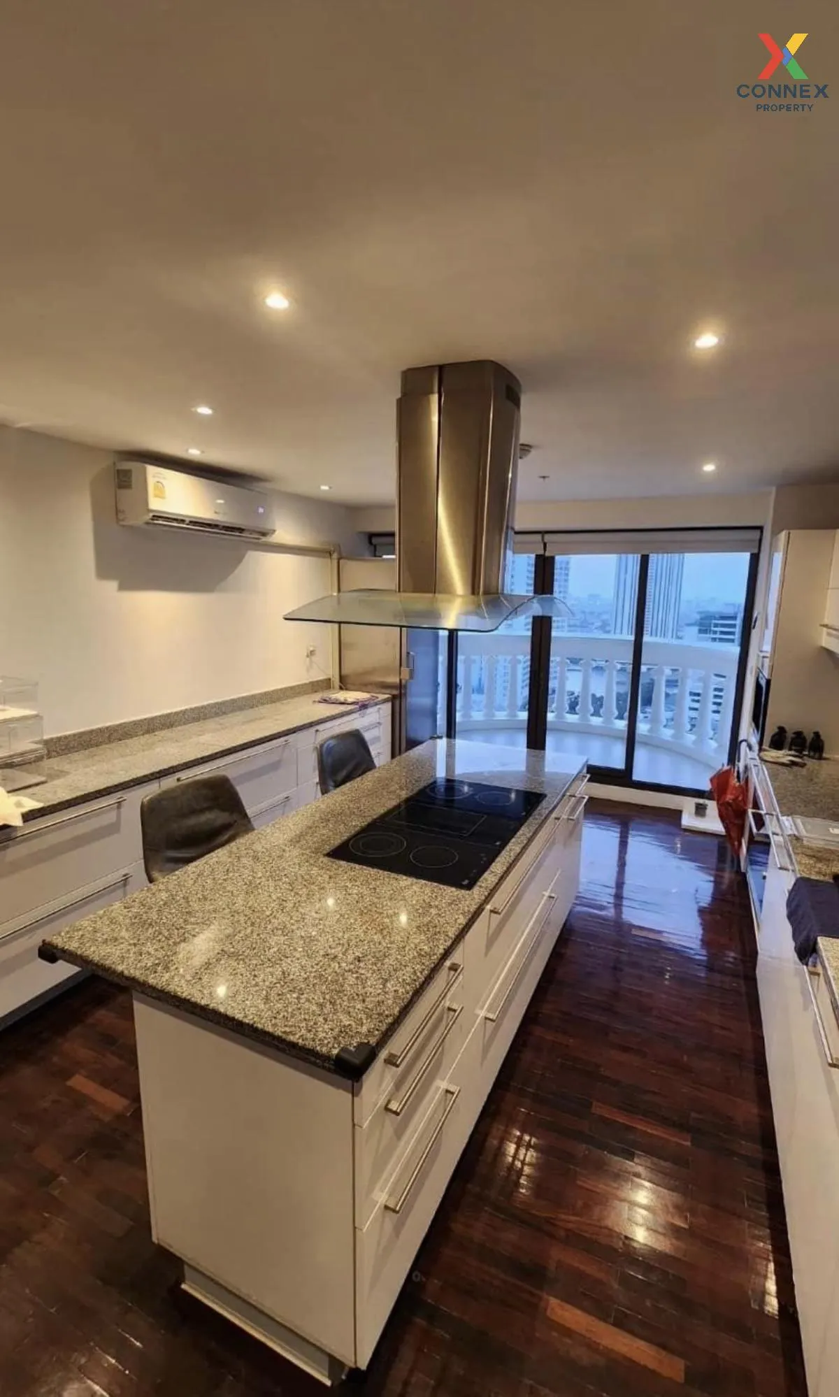 For Sale Condo , State Tower , BTS-Saphan Taksin , Silom , Bang R For Sale Condo , State Tower , BTS-Saphan Taksin , Silom , Bang R 3