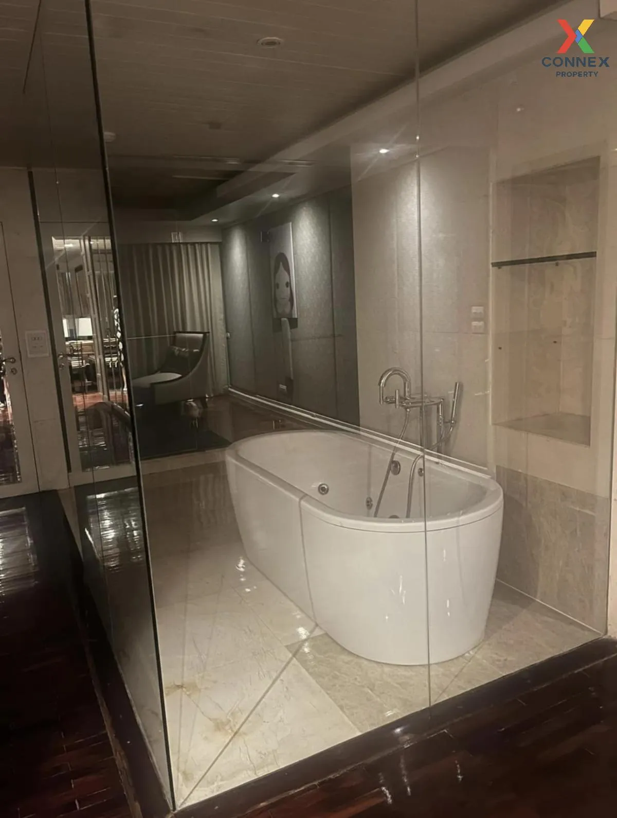 For Sale Condo , State Tower , BTS-Saphan Taksin , Silom , Bang R For Sale Condo , State Tower , BTS-Saphan Taksin , Silom , Bang R 4