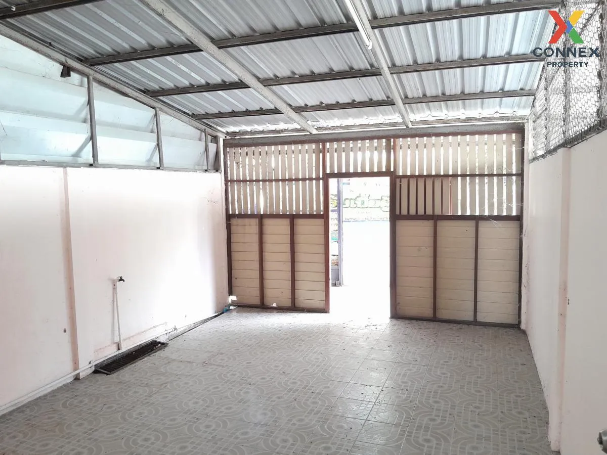 For Sale 2-storey commercial building Phutthaisong soi 2 , Phutth