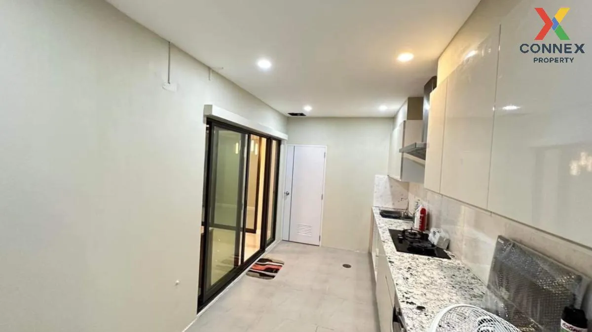 ขายทาวน์เฮ้าส์/ทาวน์โฮม  พาทิโอ พัฒนาการ 32 MRT-กลันตัน (สายสีเหล