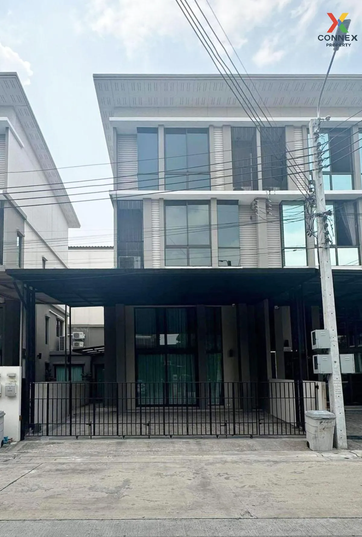 ขายทาวน์เฮ้าส์/ทาวน์โฮม  พาทิโอ พัฒนาการ 32 MRT-กลันตัน (สายสีเหล 1