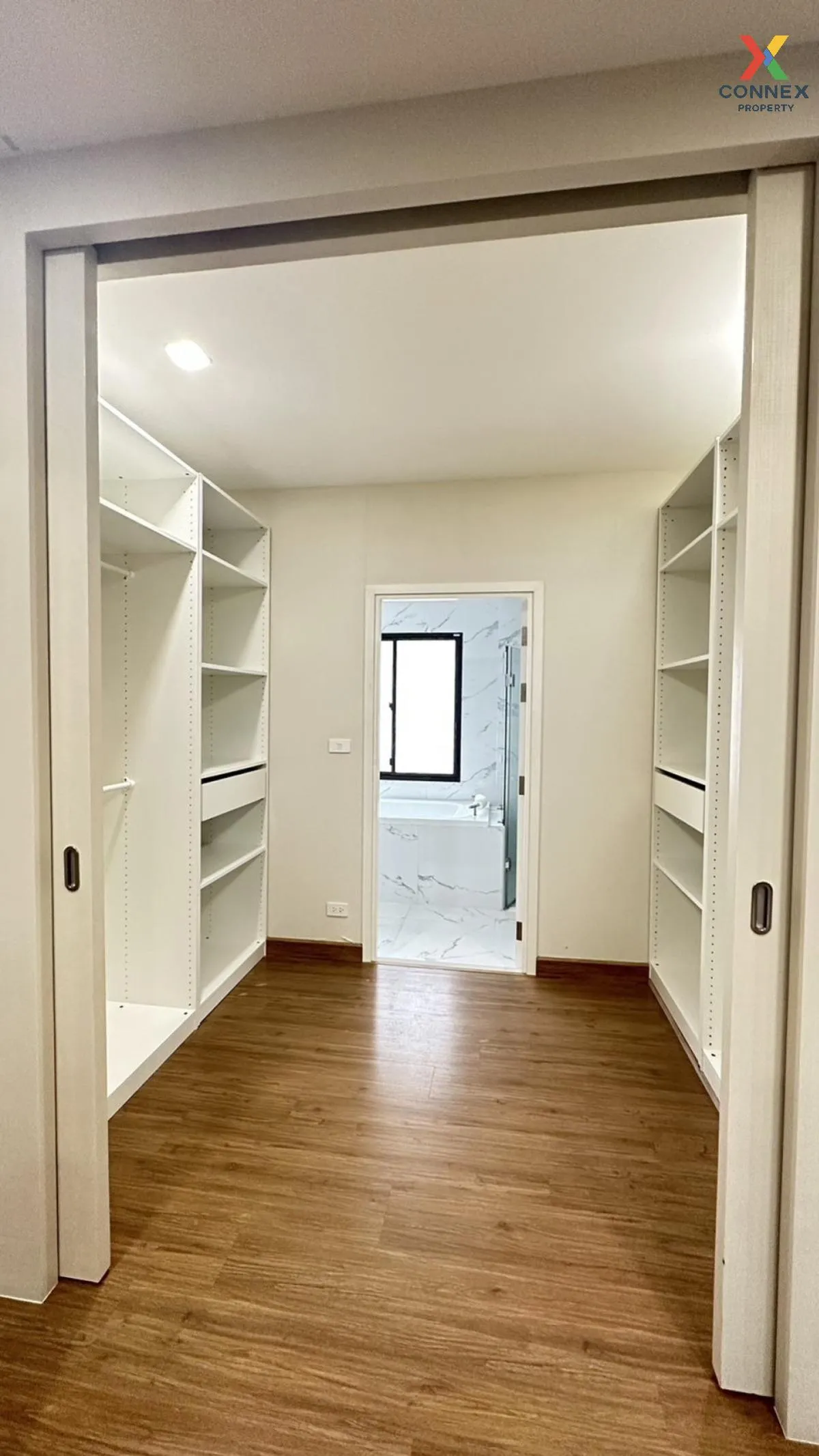 ขายทาวน์เฮ้าส์/ทาวน์โฮม  พาทิโอ พัฒนาการ 32 MRT-กลันตัน (สายสีเหล