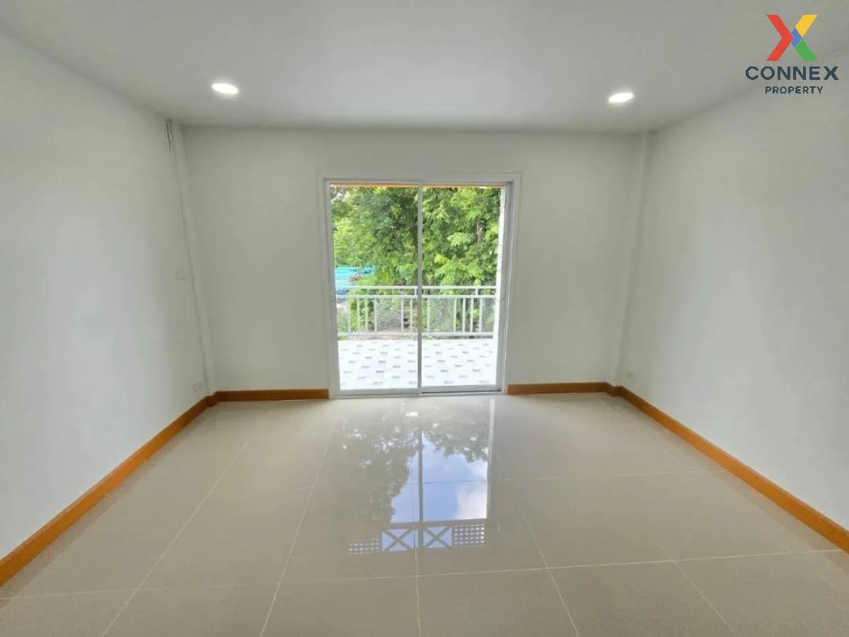 ขายทาวน์เฮ้าส์/ทาวน์โฮม  บ้านปิยวรารมย์ 3 ห้องมุม ไทรน้อย ไทรน้อย ขายทาวน์เฮ้าส์/ทาวน์โฮม  บ้านปิยวรารมย์ 3 ห้องมุม ไทรน้อย ไทรน้อย