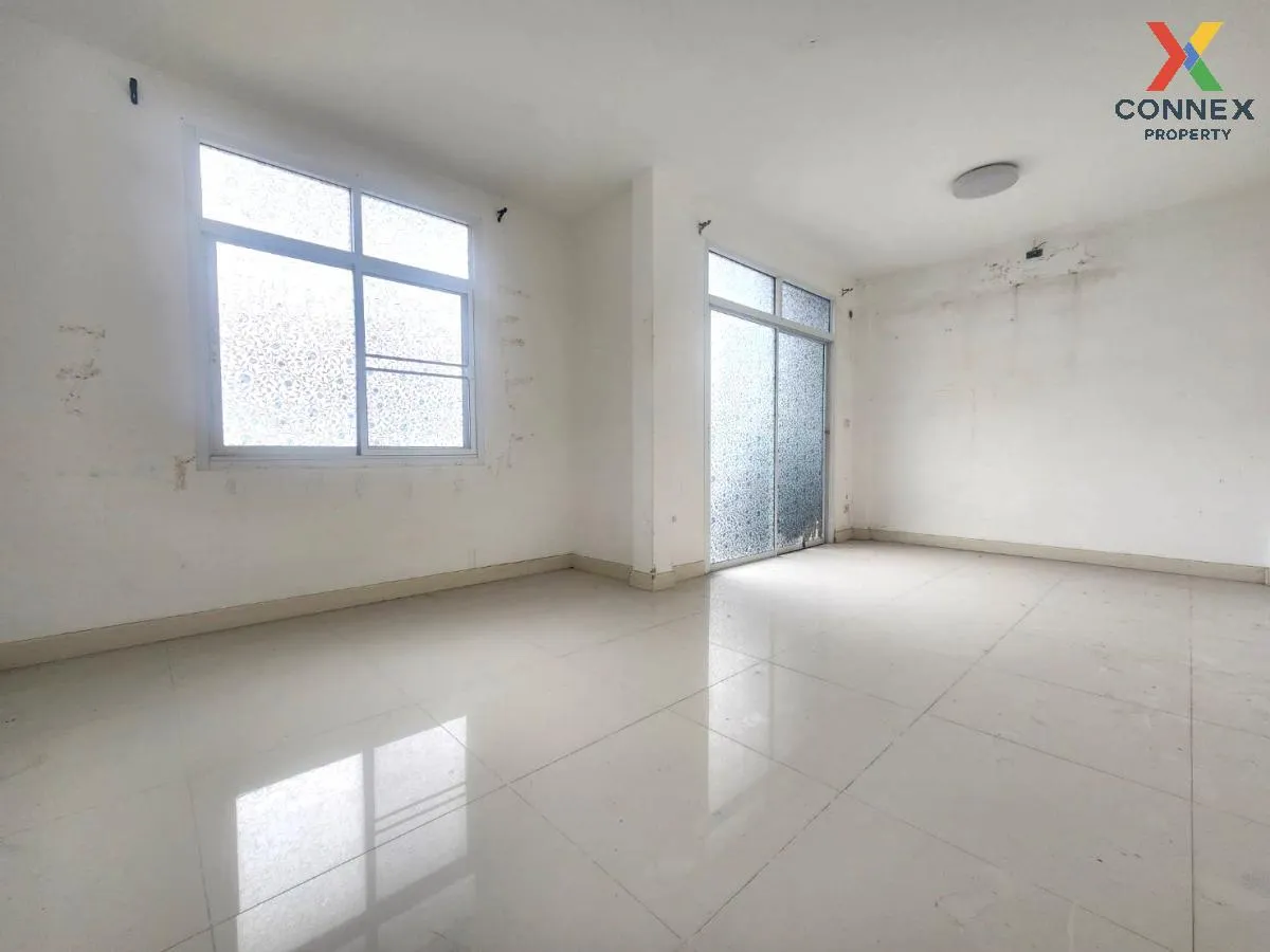 ขายทาวน์เฮ้าส์/ทาวน์โฮม  ทรัพย์รุ่งเรือง ซิตี้ 2 บ้านเก่า พานทอง 