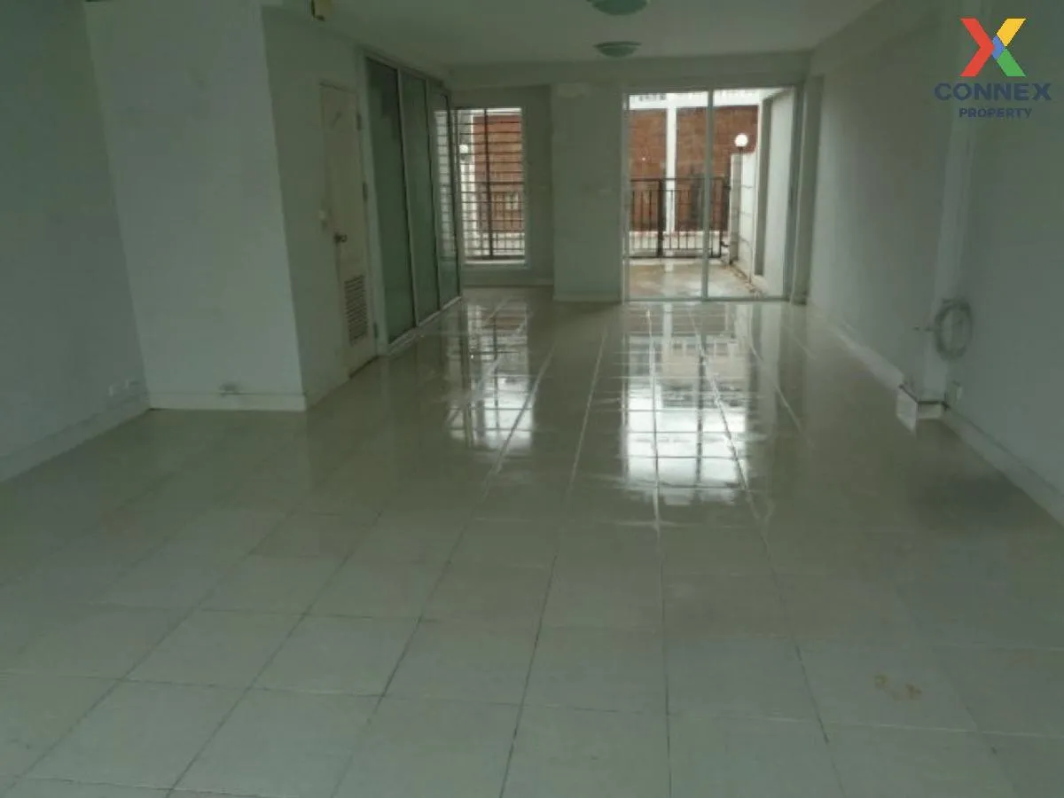 ขายอาคารพาณิชย์  เวิร์คเพลส เพชรเกษม 81-2 หนองแขม เขต หนองแขม กรุ 2