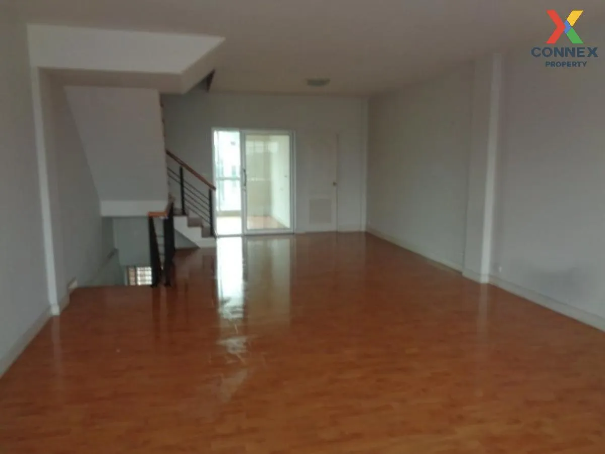 ขายอาคารพาณิชย์  เวิร์คเพลส เพชรเกษม 81-2 หนองแขม เขต หนองแขม กรุ