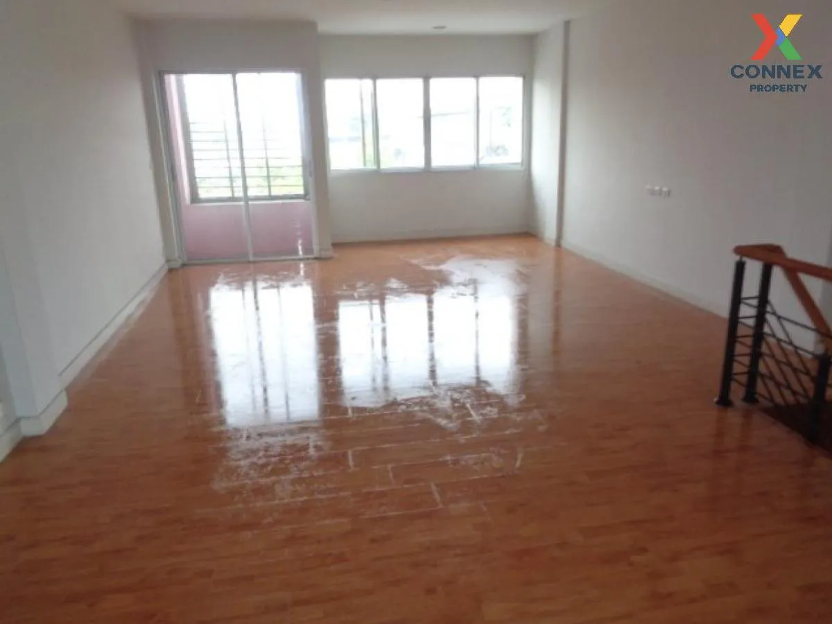 ขายอาคารพาณิชย์  เวิร์คเพลส เพชรเกษม 81-2 หนองแขม เขต หนองแขม กรุ