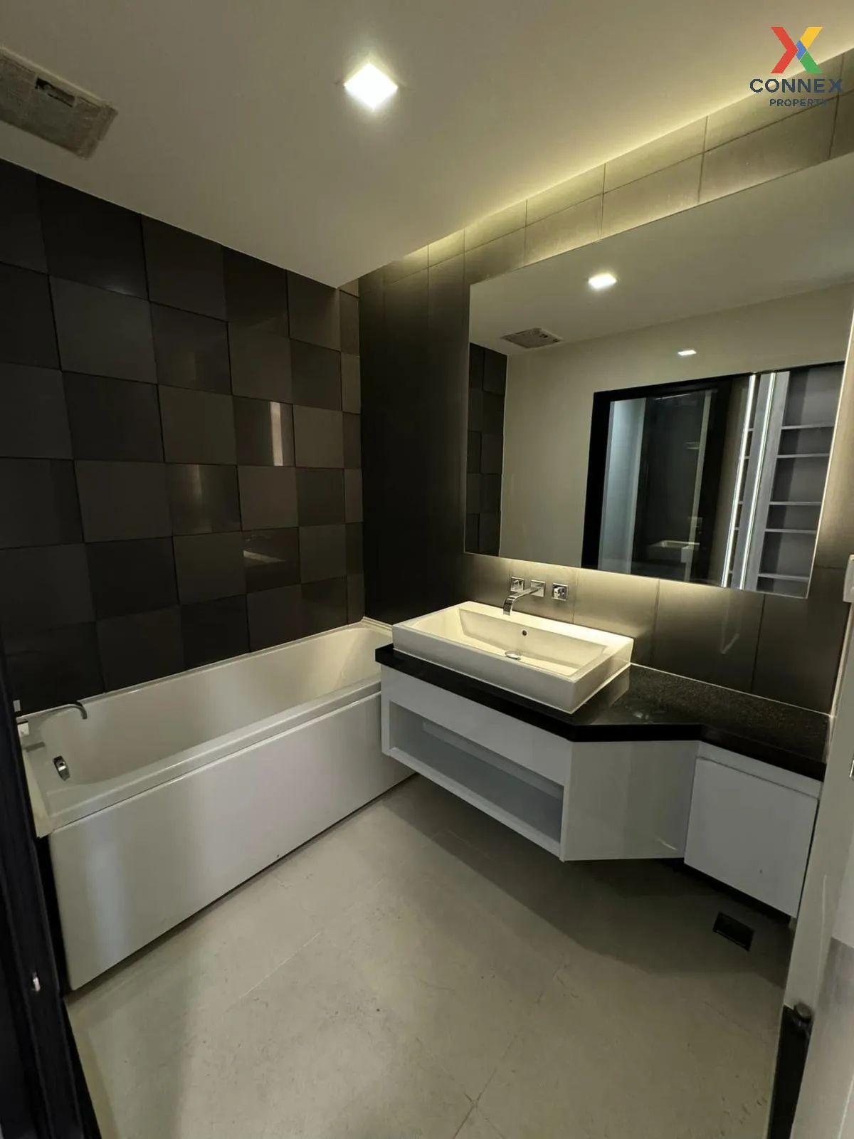 เช่าคอนโด  ไอวี่ แอมพิโอ MRT-ศูนย์วัฒนธรรมแห่งประเทศไทย ห้วยขวาง 