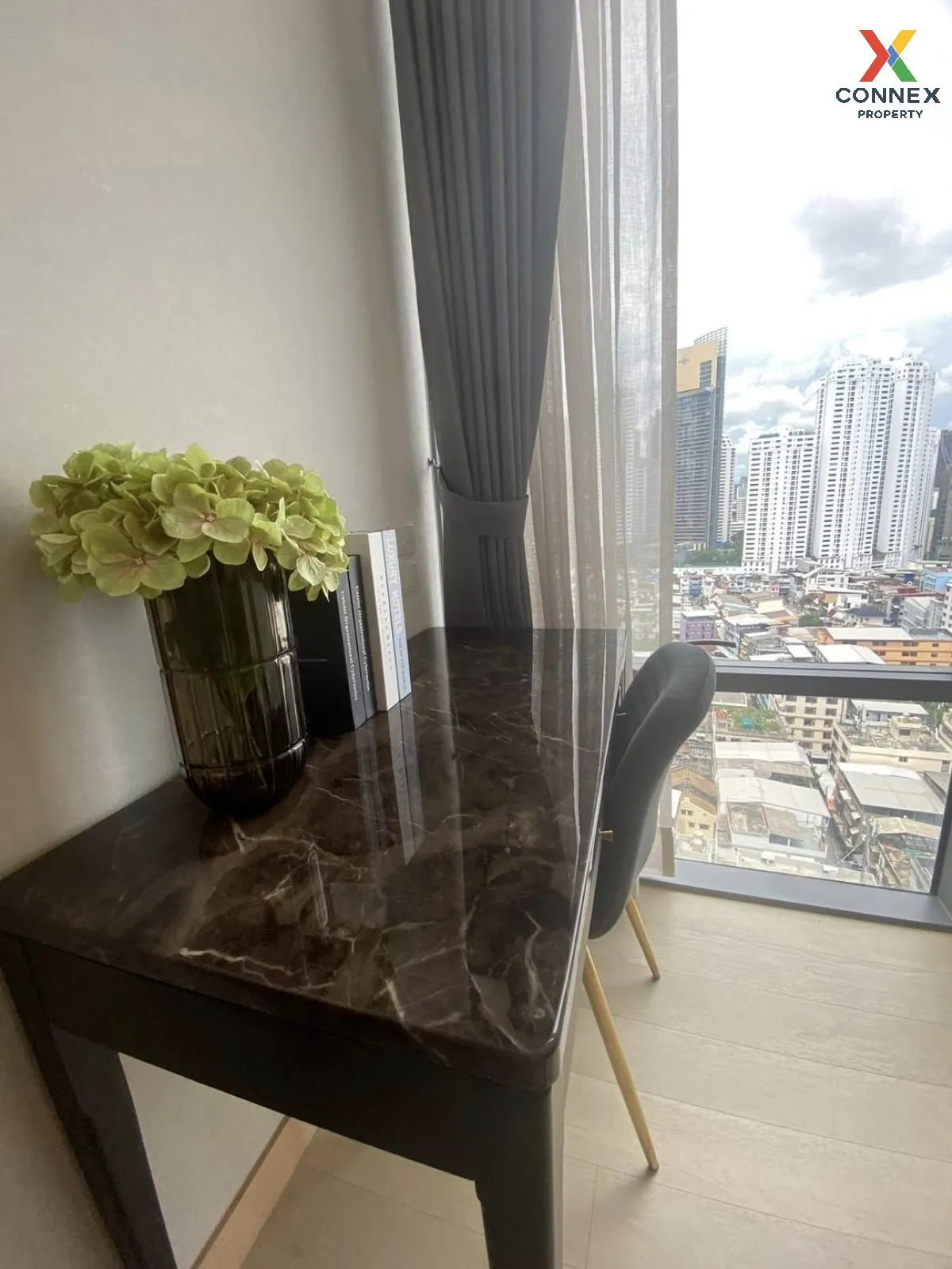 ขายคอนโด  ไซมิส เอ๊กซ์คลูซีพ ควีนส์ MRT-ศูนย์การประชุมแห่งชาติสิร