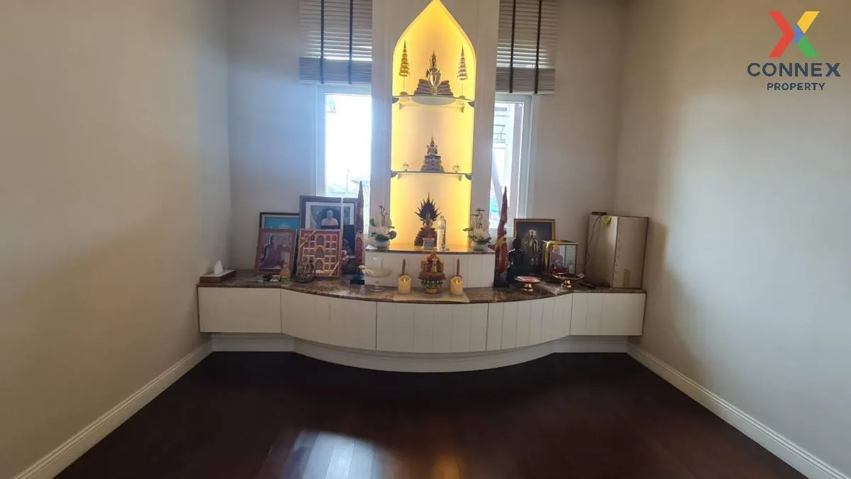 For Sale House , The Royal Green Park Kanchanaphisek , wide front