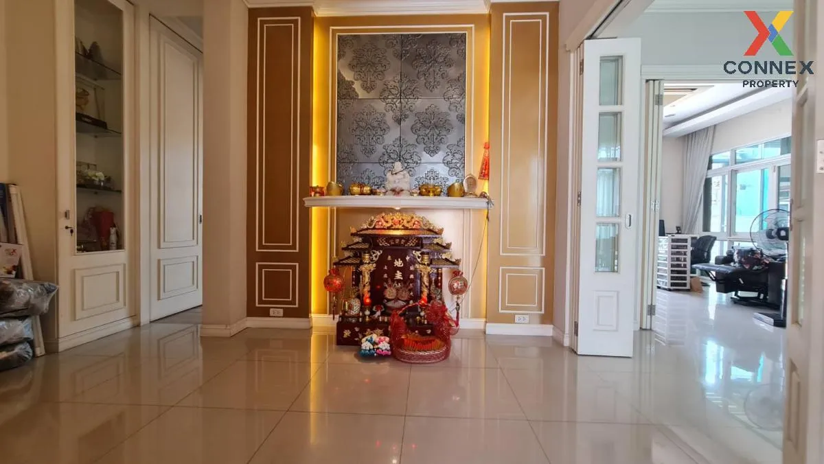 For Sale House , The Royal Green Park Kanchanaphisek , wide front