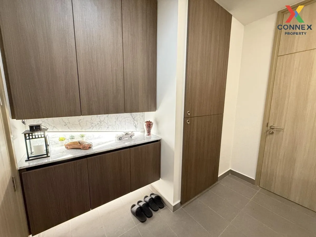 For Sale Condo , Noble Ploenchit , nice view , high floor , wide  For Sale Condo , Noble Ploenchit , nice view , high floor , wide