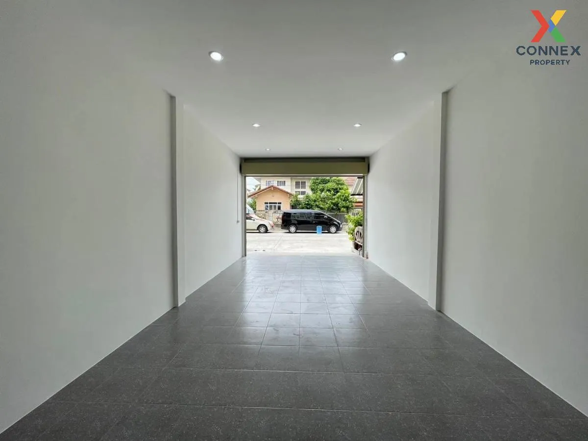 For Sale Commercial Building , Baan Phrom Phithak 2  , newly reno 3