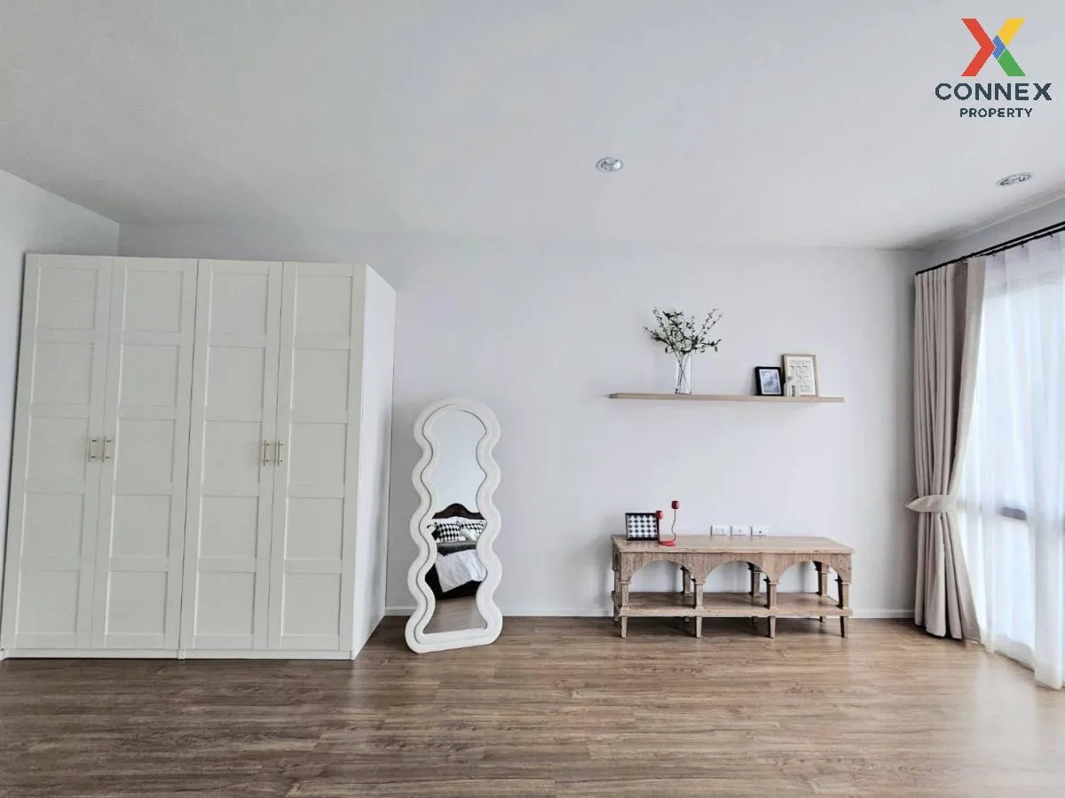 For Rent Townhouse/Townhome  , Baan Klang Muang Rama 9-Krungthep 